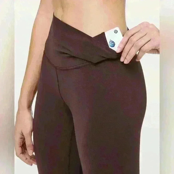 Lululemon Align Crop *21"
Plum Shadow size 4 - Picture 4 of 11